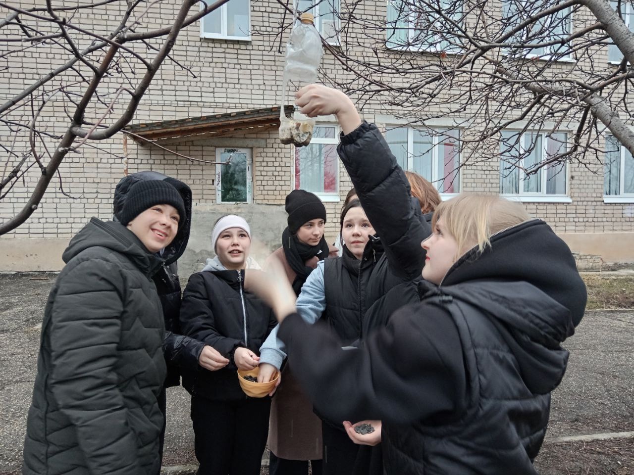 Весна в сердцах и на ветках.